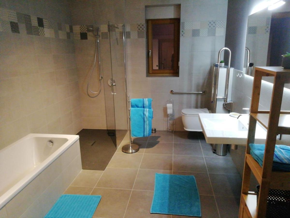 Holiday home Eco-gite Au Natur'ailes Des Collines
